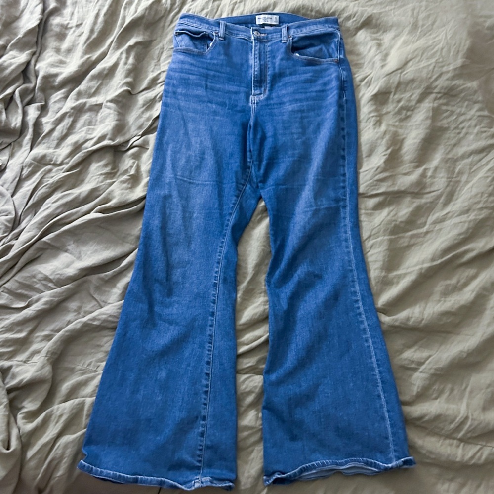 Abercrombie Curve Love Ultra High Rise Stretch Flare Jean